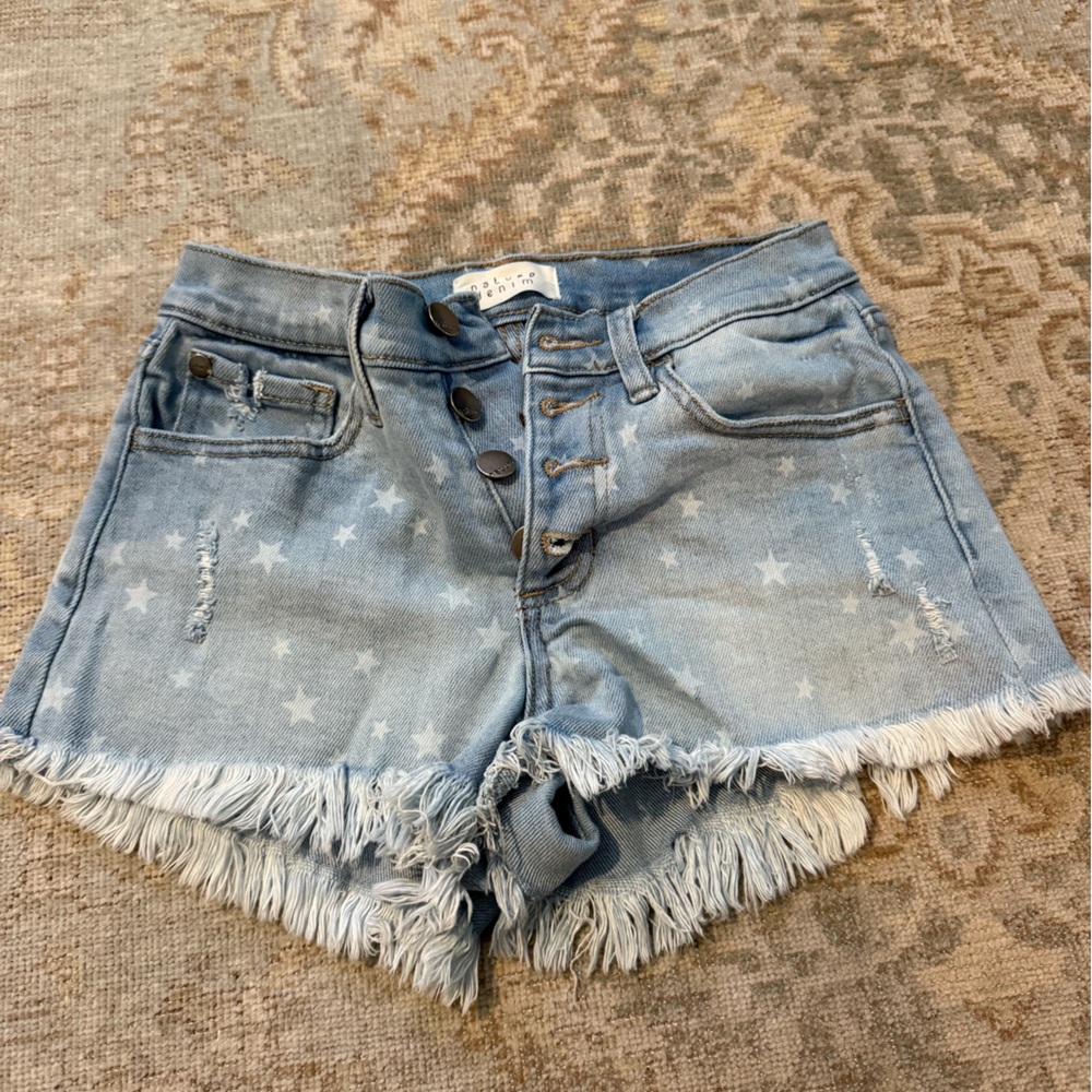 Jean shorts with stars